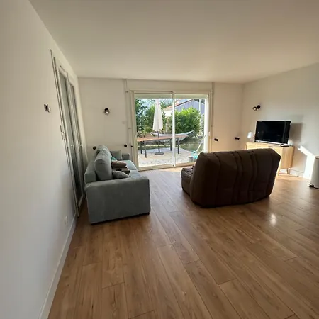 Maison A Cote Du Lac De Saint Palais Sur Mer Holiday home