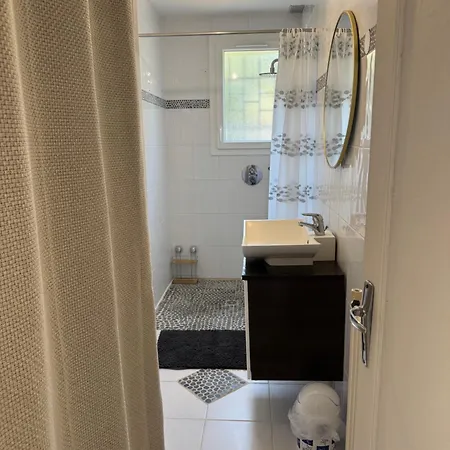 Holiday home Maison A Cote Du Lac De Saint Palais Sur Mer Saint-Palais-sur-Mer